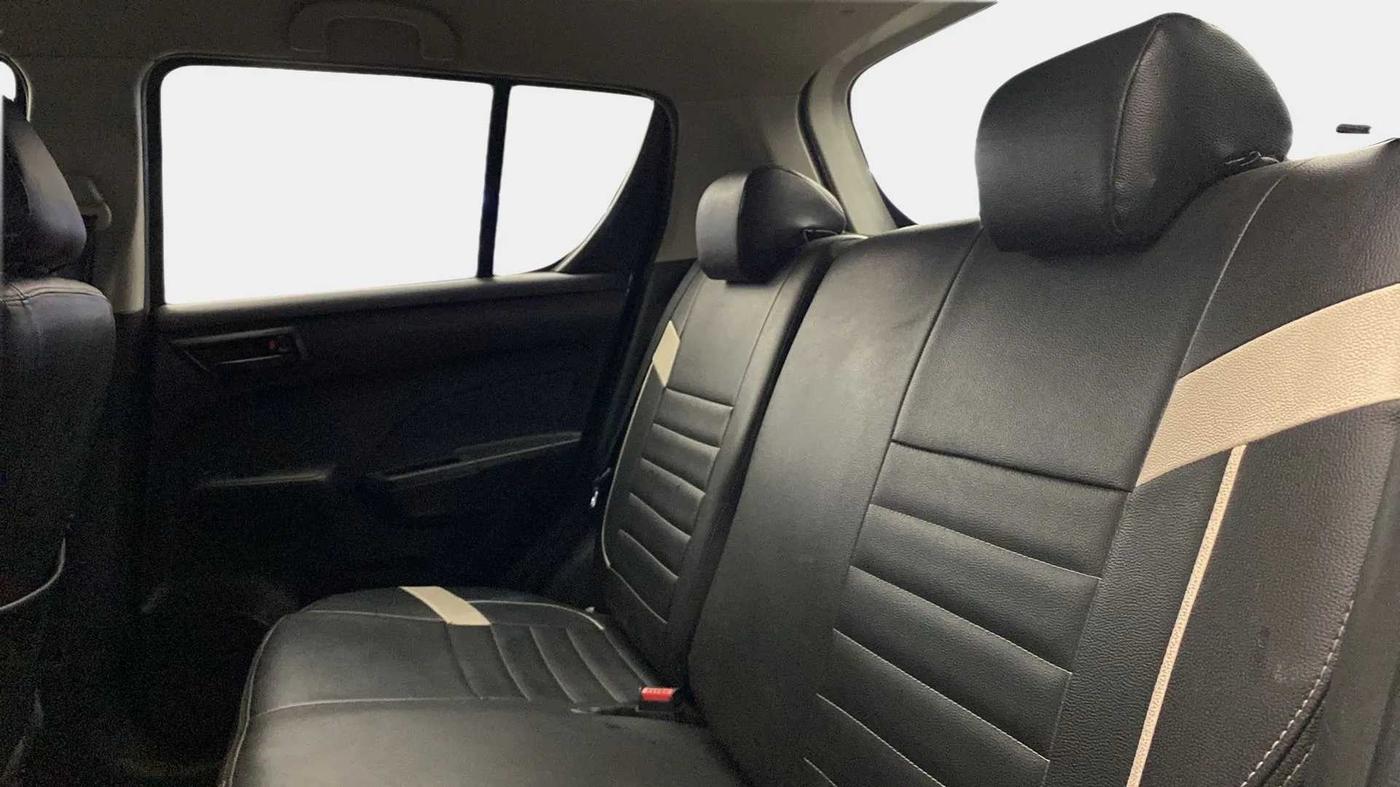 2017 Maruti Swift LXI (O), Petrol, Manual, 61,582 km, Right Side Rear Door Cabin