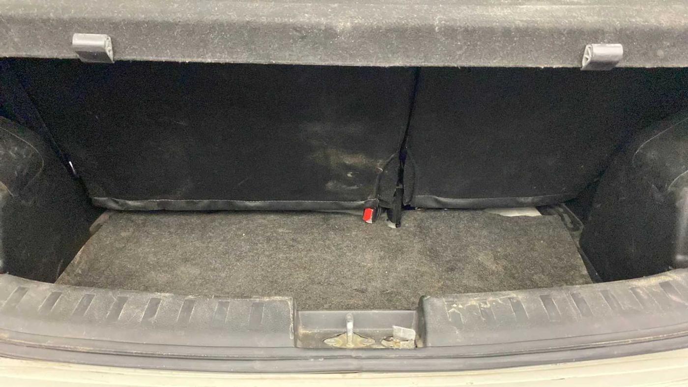 2017 Maruti Swift LXI (O), Petrol, Manual, 61,582 km, Boot Inside