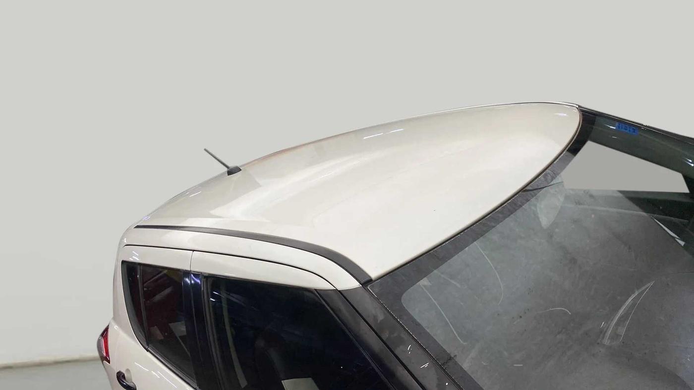 2017 Maruti Swift LXI (O), Petrol, Manual, 61,582 km, Roof