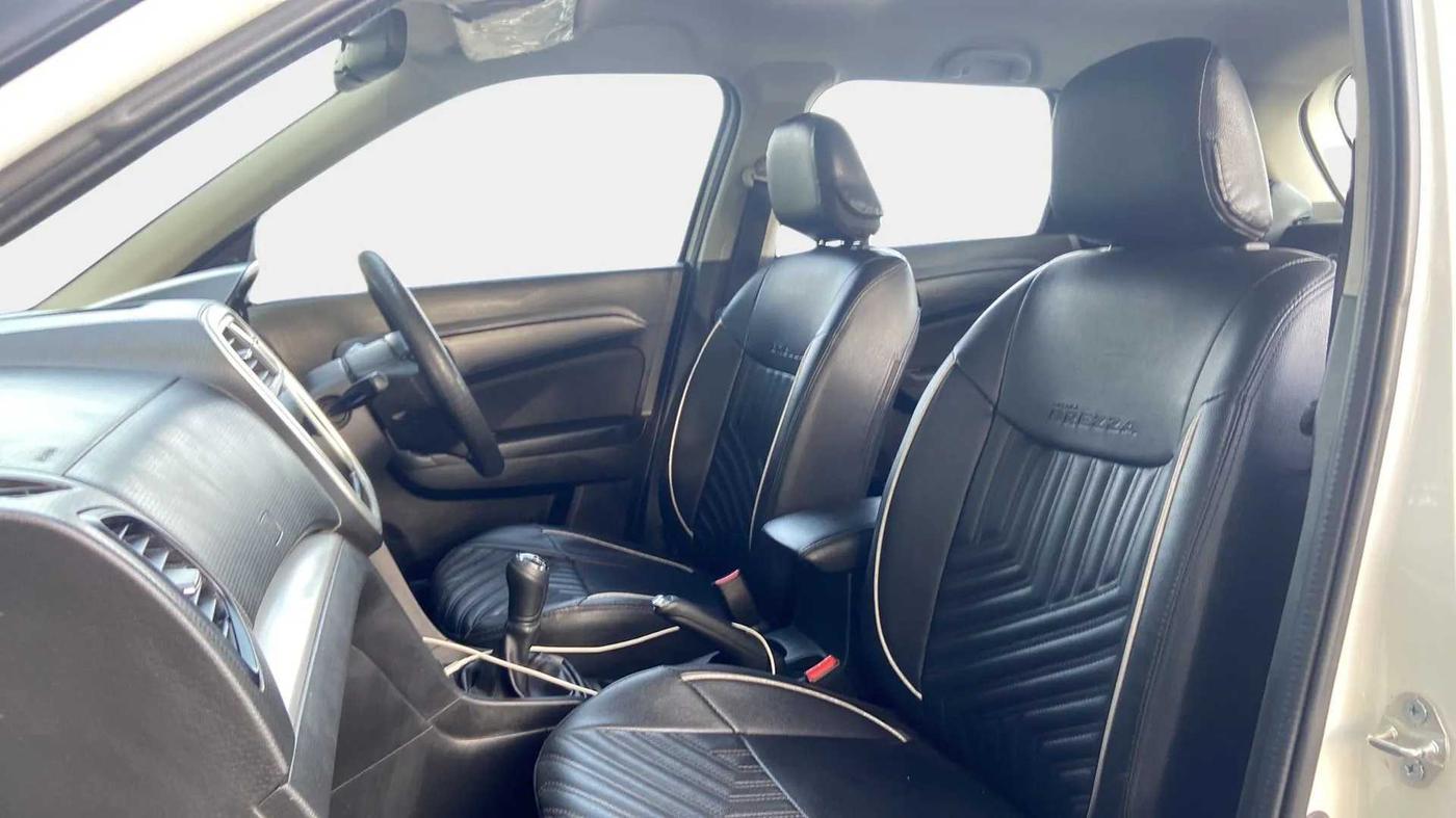 2021 Maruti Vitara Brezza VXI, Petrol, Manual, 29,033 km, Right Side Front Door Cabin