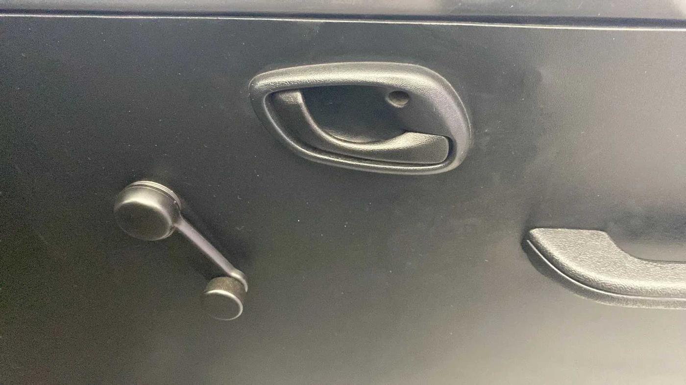 2018 Maruti Eeco 7 STR, Petrol, Manual, 25,745 km, Driver Side Door Panels Control