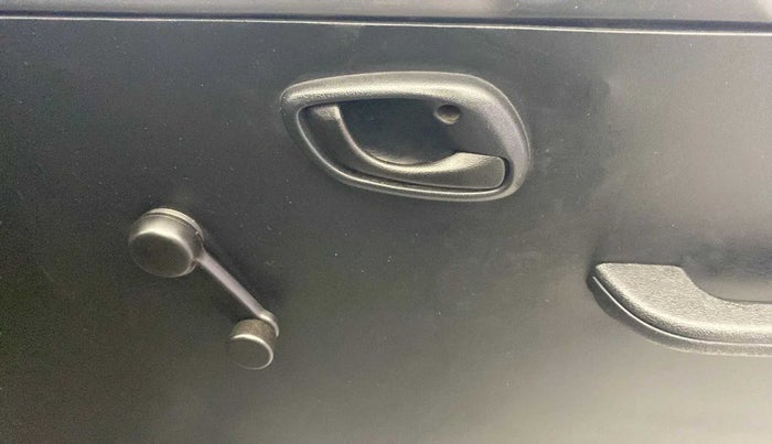 2018 Maruti Eeco 7 STR, Petrol, Manual, 25,745 km, Driver Side Door Panels Control