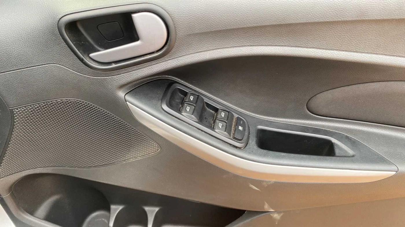 2018 Ford FREESTYLE TREND 1.2 PETROL, Petrol, Manual, 37,838 km, Driver Side Door Panels Control