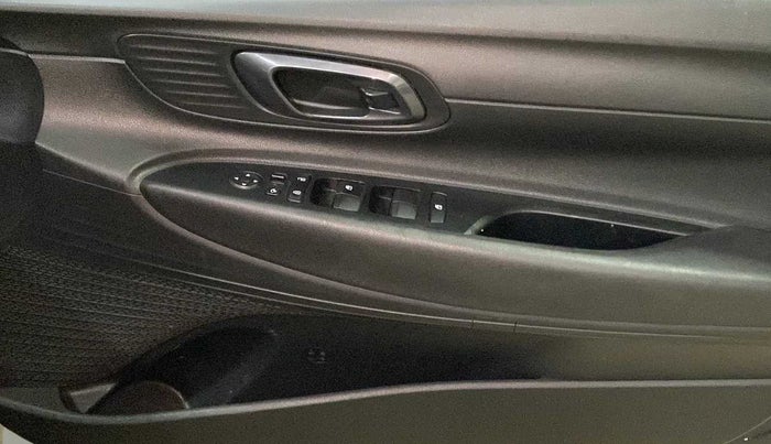 2022 Hyundai NEW I20 Sportz 1.2 IVT, Petrol, Automatic, 8,477 km, Driver Side Door Panels Control