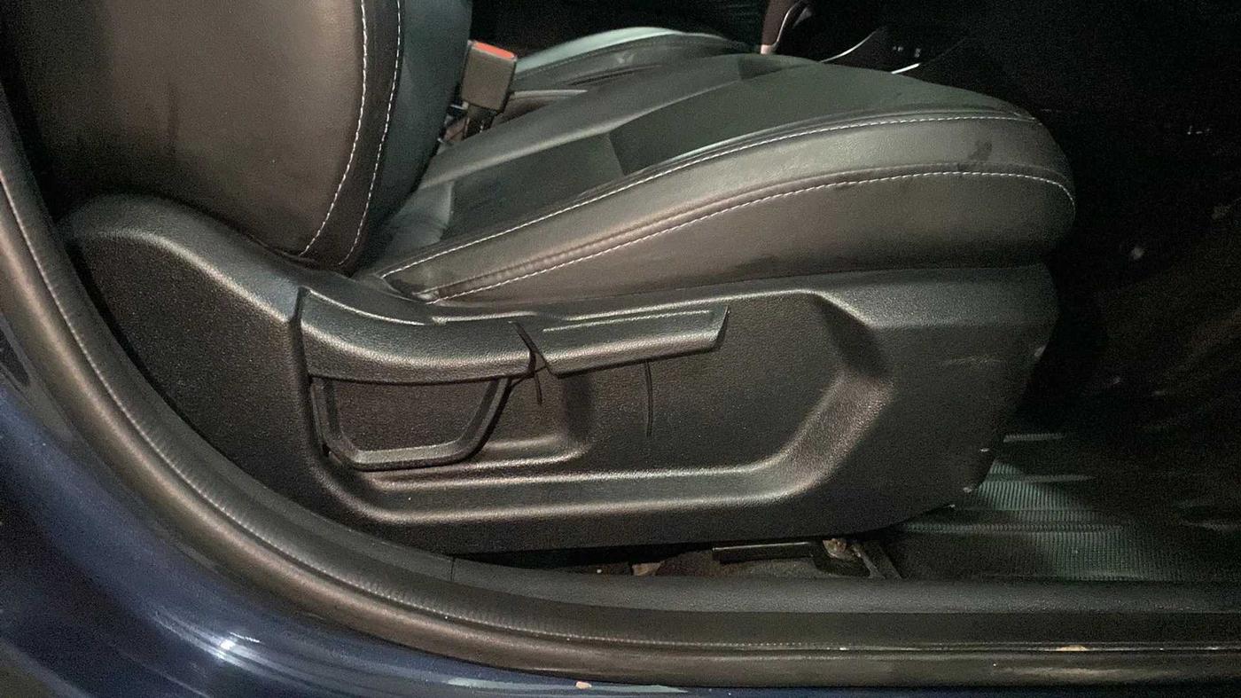 2022 Hyundai NEW I20 Sportz 1.2 IVT, Petrol, Automatic, 8,477 km, Driver Side Adjustment Panel