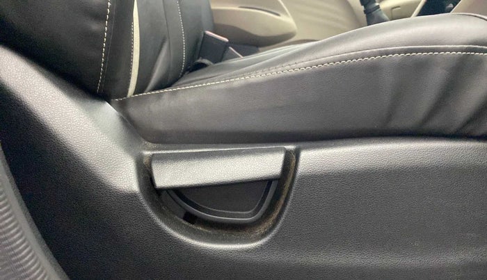 2019 Hyundai NEW SANTRO SPORTZ MT, Petrol, Manual, 18,901 km, Driver Side Adjustment Panel