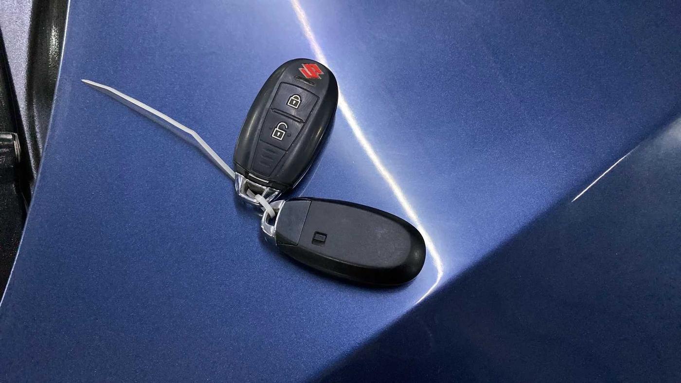 2017 Maruti Baleno ZETA PETROL 1.2, Petrol, Manual, 94,021 km, Key Close Up