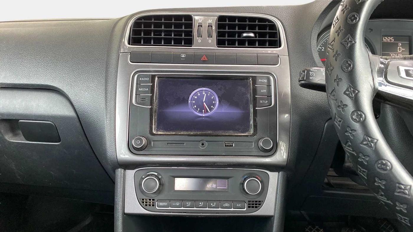 2021 Volkswagen Polo HIGHLINE 1.0L, Petrol, Manual, 70,445 km, Air Conditioner