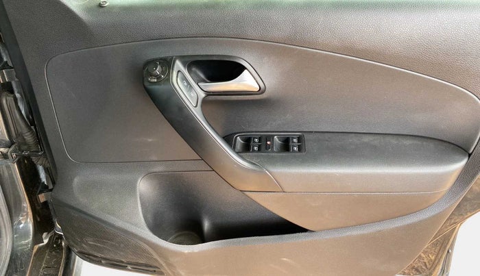 2021 Volkswagen Polo HIGHLINE 1.0L, Petrol, Manual, 70,445 km, Driver Side Door Panels Control
