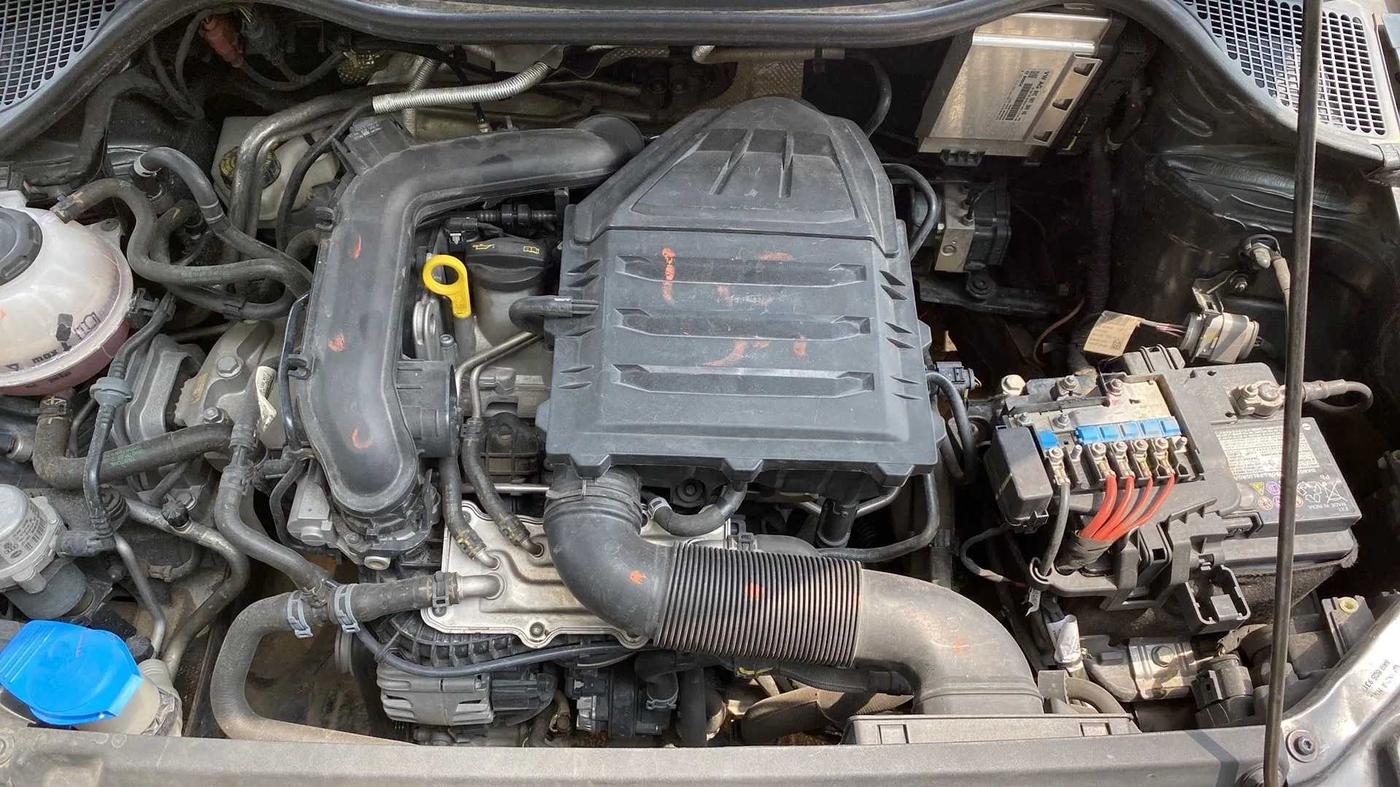 2021 Volkswagen Polo HIGHLINE 1.0L, Petrol, Manual, 70,445 km, Open Bonet