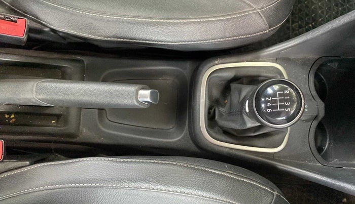 2021 Volkswagen Polo HIGHLINE 1.0L, Petrol, Manual, 70,445 km, Gear Lever
