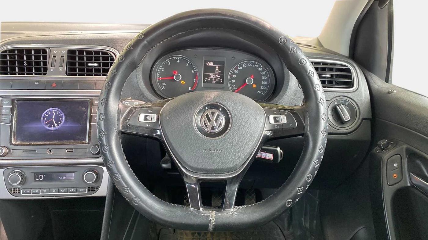 2021 Volkswagen Polo HIGHLINE 1.0L, Petrol, Manual, 70,445 km, Steering Wheel Close Up