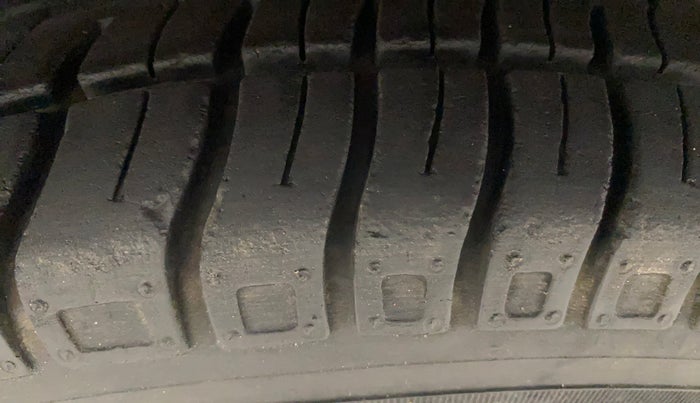 2017 Maruti Alto 800 LXI, Petrol, Manual, 23,280 km, Right Rear Tyre Tread