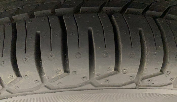 2017 Maruti Alto 800 LXI, Petrol, Manual, 23,280 km, Left Front Tyre Tread