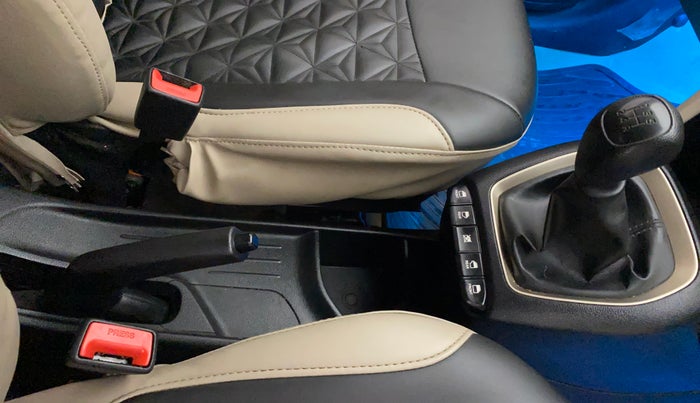2020 Hyundai NEW SANTRO MAGNA, Petrol, Manual, 17,080 km, Gear Lever