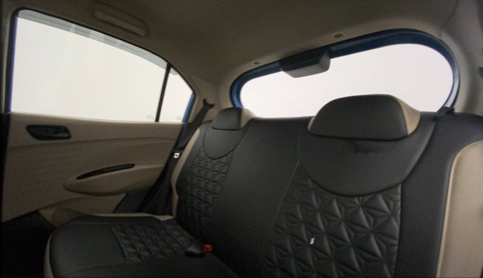 2020 Hyundai NEW SANTRO MAGNA, Petrol, Manual, 17,080 km, Right Side Rear Door Cabin