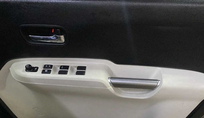 2022 Maruti IGNIS ZETA 1.2, Petrol, Manual, 6,992 km, Driver Side Door Panels Control