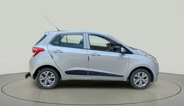 2016 Hyundai Grand i10 MAGNA 1.2 KAPPA VTVT, Petrol, Manual, 31,546 km, Right Side View