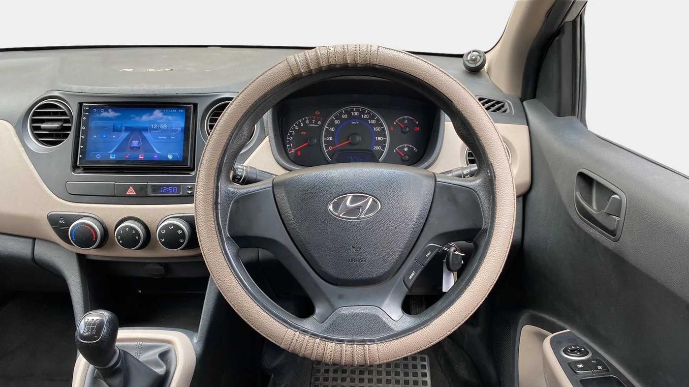 2016 Hyundai Grand i10 MAGNA 1.2 KAPPA VTVT, Petrol, Manual, 31,546 km, Steering Wheel Close Up