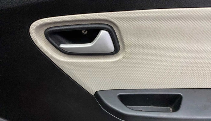 2022 Maruti Alto LXI O, Petrol, Manual, 30,023 km, Driver Side Door Panels Control