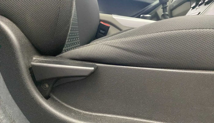 2019 Tata NEXON XM PETROL, Petrol, Manual, 59,223 km, Driver Side Adjustment Panel