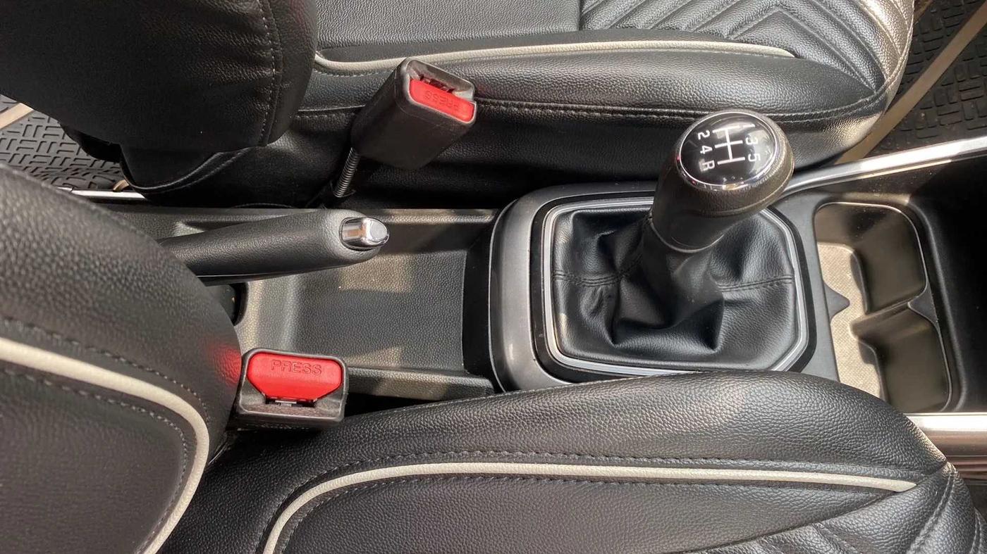 2020 Maruti IGNIS ZETA 1.2, Petrol, Manual, 27,507 km, Gear Lever