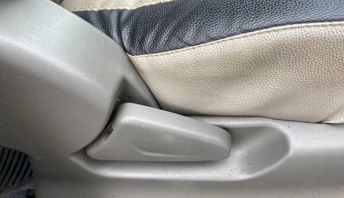 2016 Datsun Redi Go T (O), Petrol, Manual, 26,968 km, Driver Side Adjustment Panel