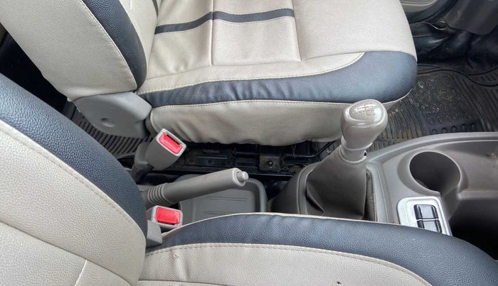 2016 Datsun Redi Go T (O), Petrol, Manual, 26,968 km, Gear Lever