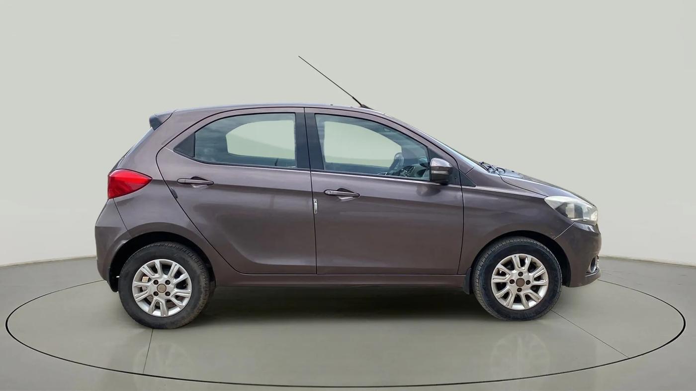 2017 Tata Tiago XZA PETROL, Petrol, Automatic, 99,757 km, Right Side View