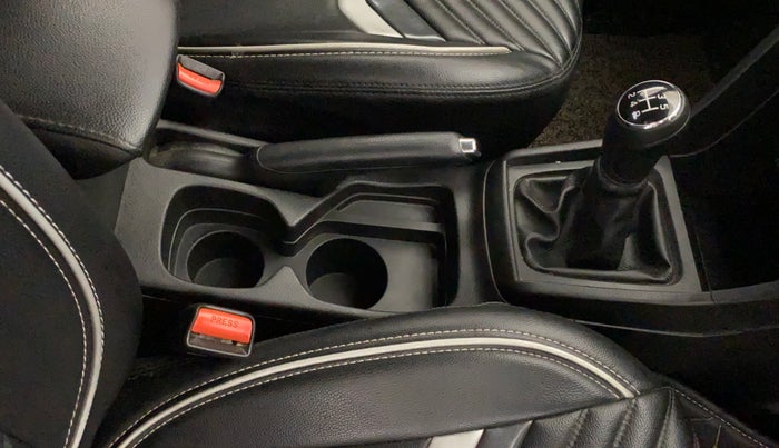 2022 Maruti Vitara Brezza VXI, Petrol, Manual, 30,051 km, Gear Lever