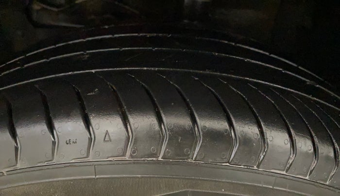 2022 Maruti Vitara Brezza VXI, Petrol, Manual, 30,051 km, Left Front Tyre Tread