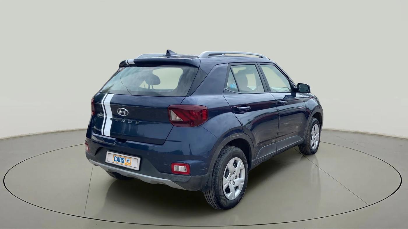 2021 Hyundai VENUE S+ 1.2, Petrol, Manual, 19,907 km, Right Back Diagonal