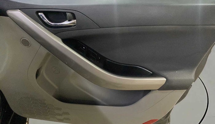 2019 Tata NEXON XZA PLUS DIESEL, Diesel, Automatic, 39,700 km, Driver Side Door Panels Control