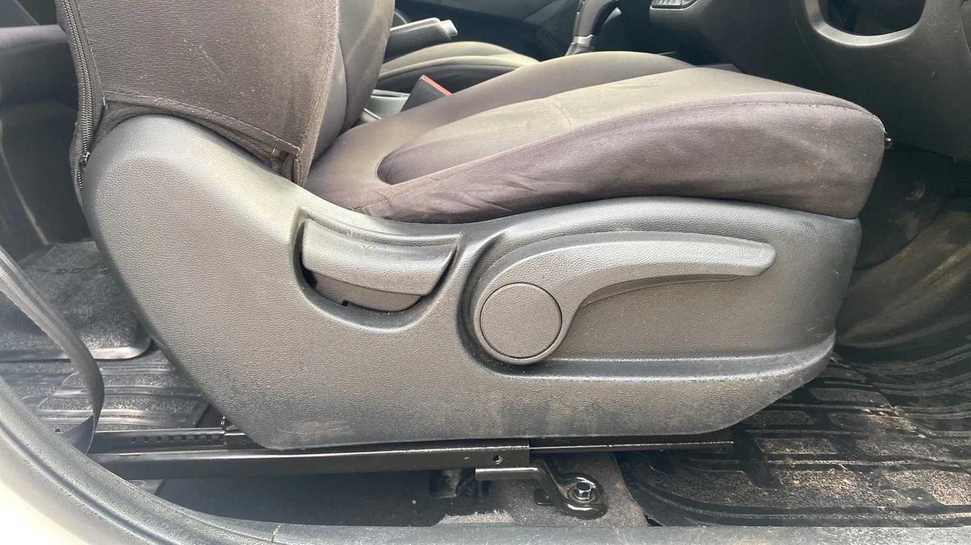 2016 Hyundai Creta SX PLUS AT 1.6 DIESEL, Diesel, Automatic, 1,03,218 km, Driver Side Adjustment Panel