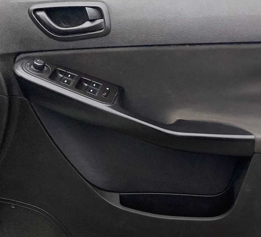 2015 Tata Zest XMS PETROL, Petrol, Manual, 61,317 km, Driver Side Door Panels Control