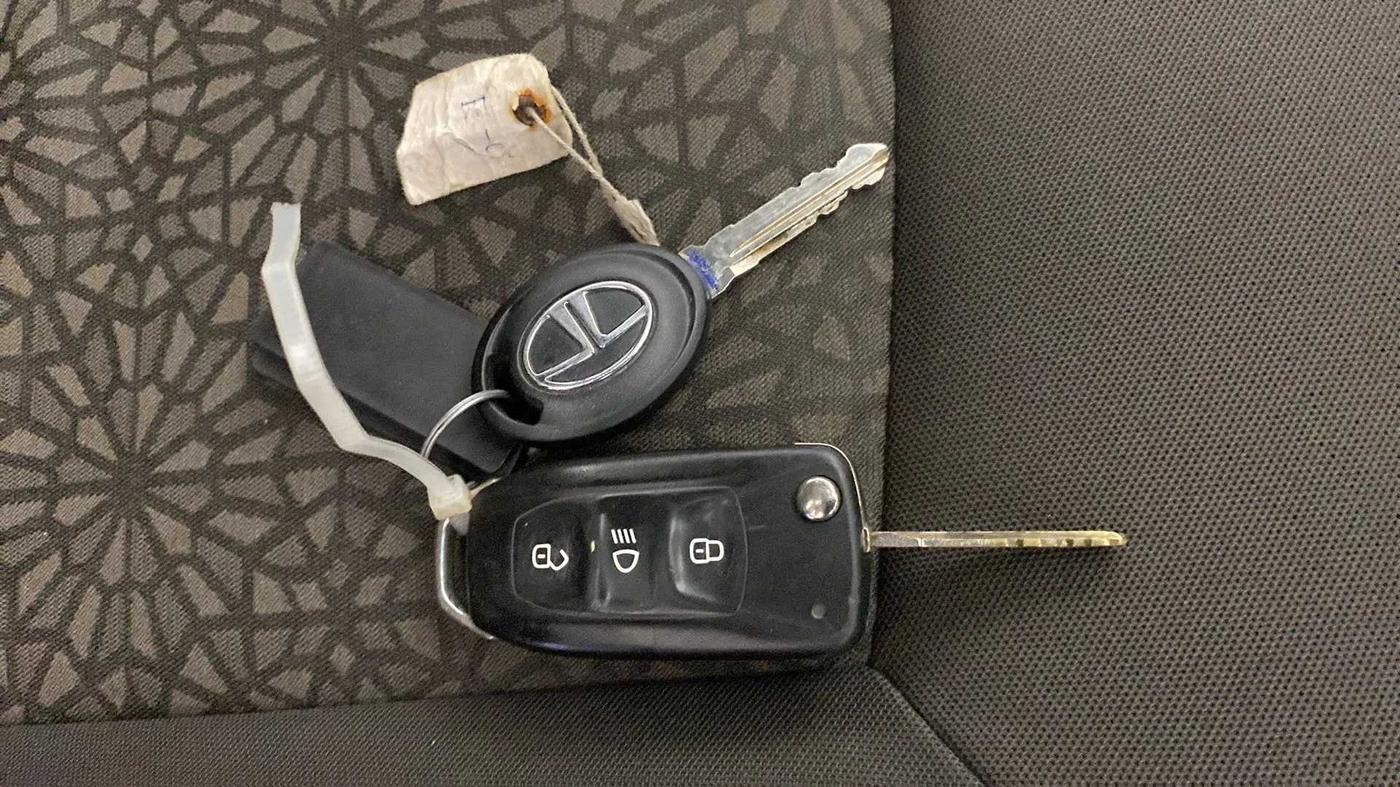 2015 Tata Zest XMS PETROL, Petrol, Manual, 61,317 km, Key Close Up