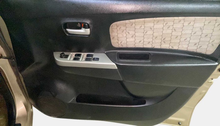 2014 Maruti Wagon R 1.0 VXI, Petrol, Manual, 42,307 km, Driver Side Door Panels Control