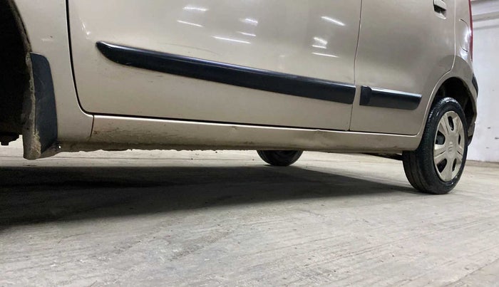 2014 Maruti Wagon R 1.0 VXI, Petrol, Manual, 42,307 km, Left running board - Slightly dented