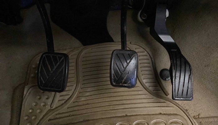 2014 Maruti Ertiga VXI, Petrol, Manual, 123 km, Pedals