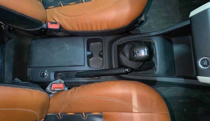 2022 Renault TRIBER RXZ AMT, Petrol, Automatic, 55,853 km, Gear Lever