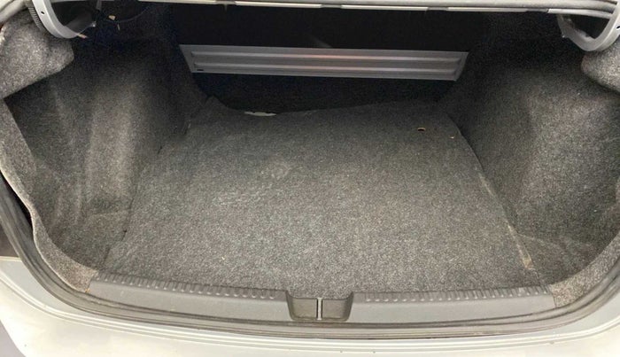 2017 Volkswagen Vento HIGHLINE PLUS 1.2 AT 16 ALLOY, Petrol, Automatic, 43,316 km, Boot Inside