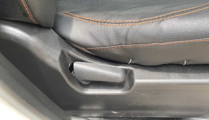 2016 Maruti Wagon R 1.0 VXI, Petrol, Manual, 78,853 km, Driver Side Adjustment Panel