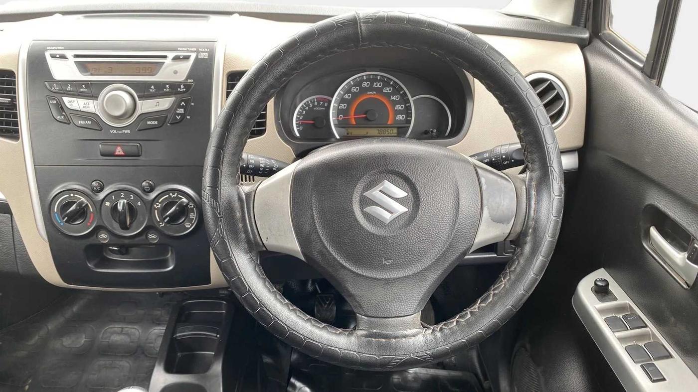 2016 Maruti Wagon R 1.0 VXI, Petrol, Manual, 78,853 km, Steering Wheel Close Up