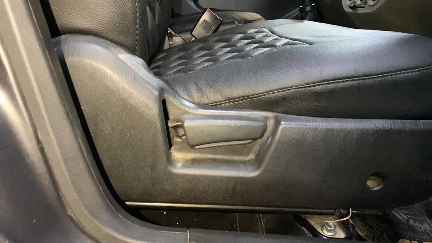 2020 Maruti Alto LXI CNG, CNG, Manual, 80,197 km, Driver Side Adjustment Panel