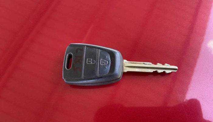 2017 Hyundai Grand i10 SPORTZ 1.2 KAPPA VTVT, Petrol, Manual, 15,497 km, Key Close Up