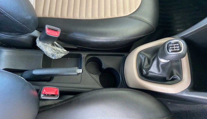 2017 Hyundai Grand i10 SPORTZ 1.2 KAPPA VTVT, Petrol, Manual, 15,497 km, Gear Lever