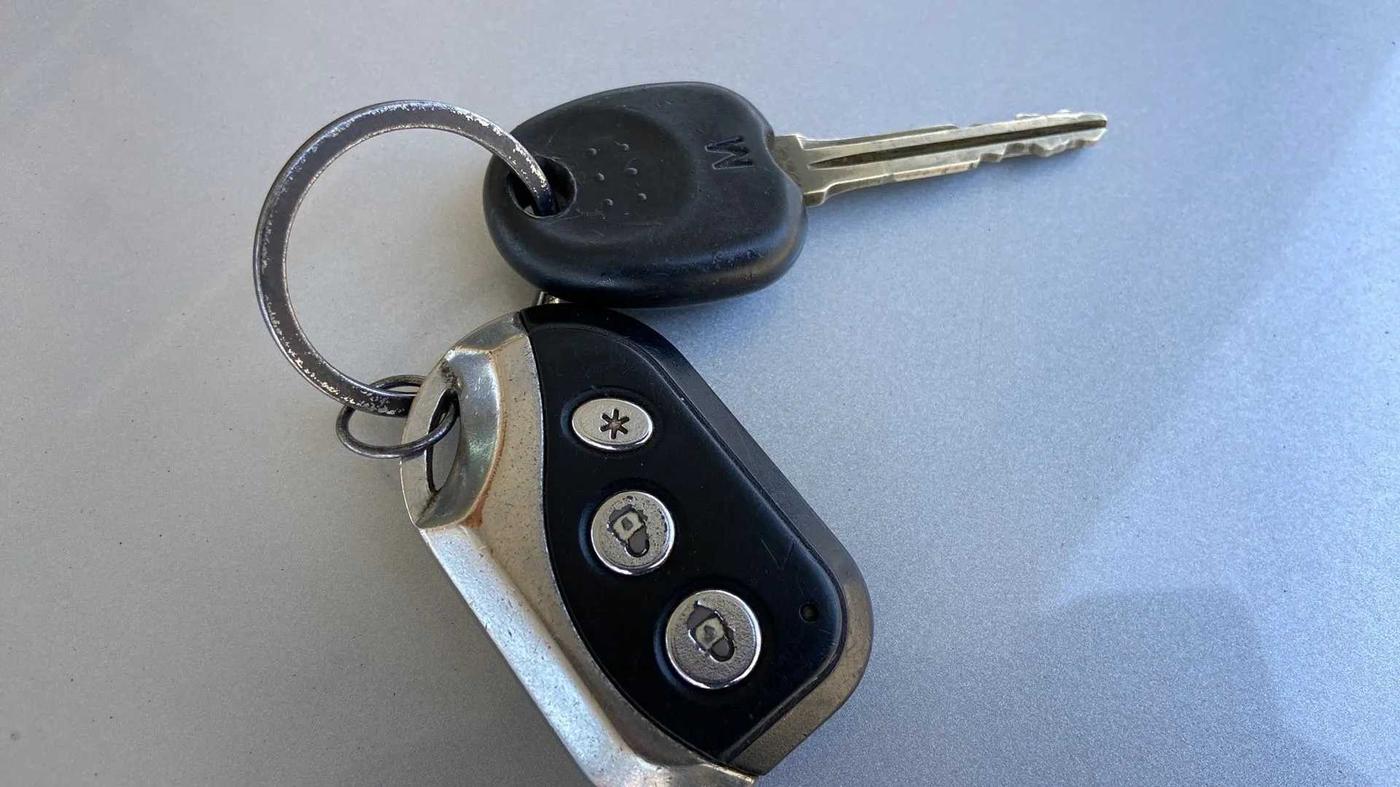 2013 Hyundai i10 MAGNA 1.2, Petrol, Manual, 80,394 km, Key Close Up