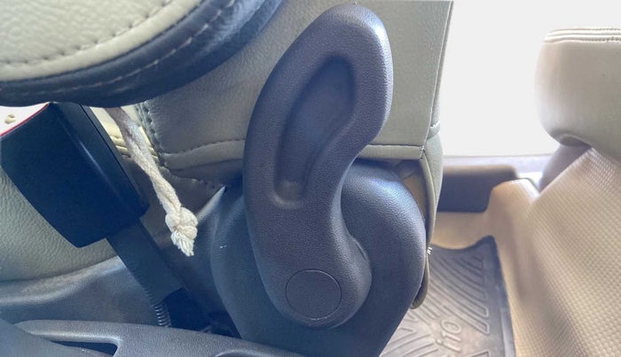 2012 Hyundai i10 SPORTZ 1.2, Petrol, Manual, 32,624 km, Driver Side Adjustment Panel