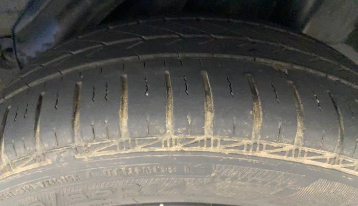 2013 Honda Amaze 1.2L I-VTEC S, Petrol, Manual, 79,335 km, Left Rear Tyre Tread