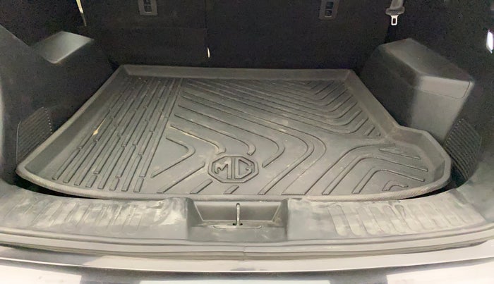 2021 MG HECTOR SHARP 1.5 PETROL CVT, Petrol, Automatic, 33,169 km, Boot Inside